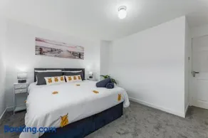 Dale House Cozy 3-bedroom Home Stay in East Kilbride - Image 3