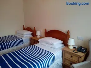 Homestay, Number 29, Dunollie - Image 3