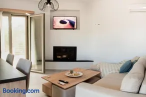 Alonakia Home Suites - Image 1