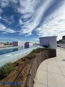 CP Marina Club Sky Luxury Studio Sleeps 4 - Image 3