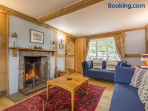 Bearwood Cottage - Image 2