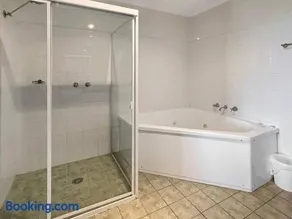Avoca Coastal Retreat Unit 13 Avoca Palms Resort - Image 1