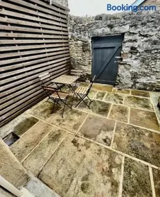 Queens Cottage - Image 2