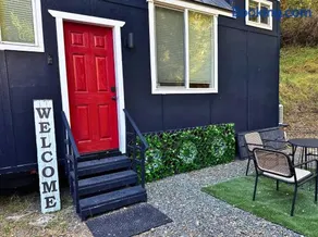 Couple’s retreat in Tiny Home w soaking tub/beach - Image 5