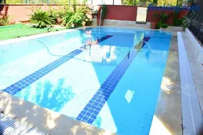 ormanın içinde geniş havuzlu triplex villa - Image 5