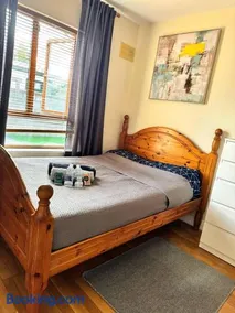 lovely bedroom in Newbridge - Image 1