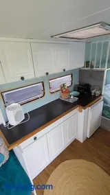 Gerestylde vintage caravan "Zee" met luxe badkamer bij "de Kapitein" - Image 1