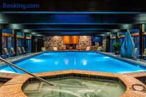 Spacious Condo with Pool Pass! - Image 1
