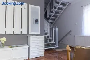 Zita Haus - Image 2