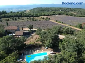 Maison de caractère dans Luberon avec piscine - Image 1