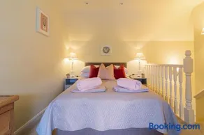 Acorn Cottage - Image 2
