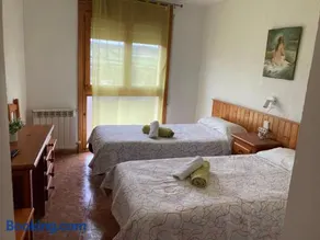 Montrebei Casa González Apartamentos - Image 3
