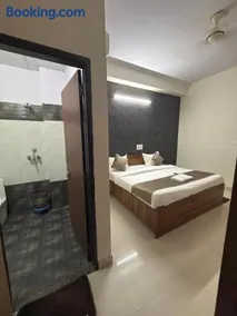 Hotel mapple inn - Image 1