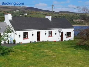 Granny's cottage, a lovely lakeside cottage - Image 1