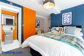 Ashton Getaway Sleeps 14 Free Parking - Image 2