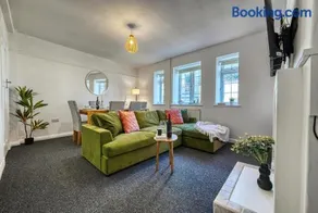Brewery Loft - 3 Bedroom Bright Spacious apartment in the centre of town, Wifi, Netflix - Image 5