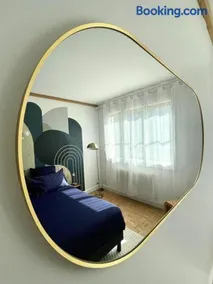 Mid Century - 3 bedrooms - Parking - 6 people - Image 2