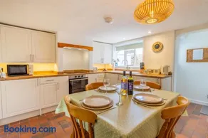 4 Church Cottages - Image 3