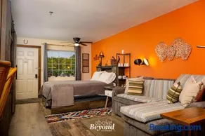 Sunset Trails Cozy Clean Condo minutes to SDC! Amazing Deal! - Image 5