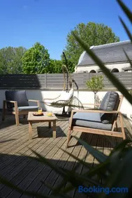 Cosy Gare - Image 1