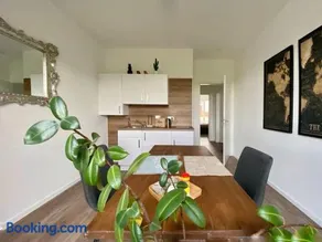 Schöne 1-Zimmer Wohnung mit Boxspringbett & Küche - Image 1