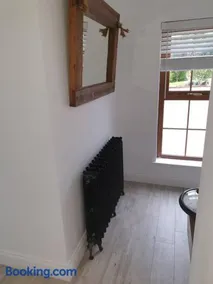 St Patrick's Cottage - Image 4