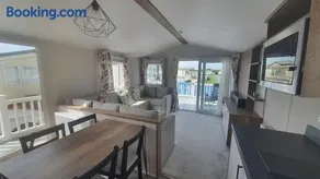 Beach retreat - Image 1