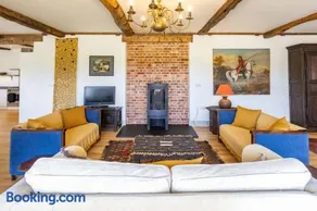 The Granary - Wood Farm Barn. Luxury Barn with wonderful countryside views - Image 2