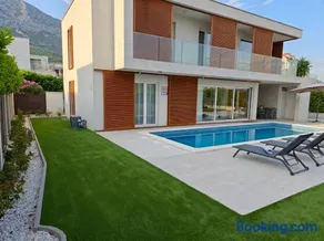 Villa Sheley with private heated pool-Split - Image 4