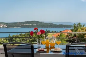 Villa Confido - Luxury 3BR Apartment with Private Pool near Trogir - Image 3