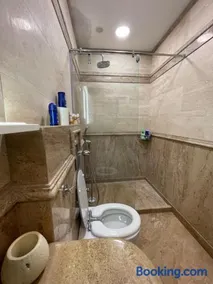 Premium Studio Apartment in Private Villa Nisim - Image 4