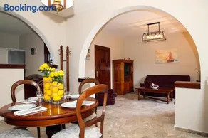 Yiouli Holiday Home - Image 3