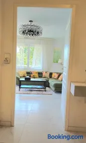 Appartement spacieux, lumineux et climatisé, proche tram V - Image 2