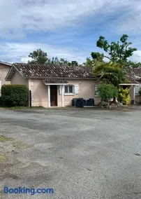 Petite maison dans un village du Gers - Image 1