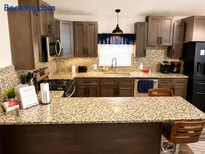 Quiet Farm Guesthouse - Near Lake Houston - Image 2