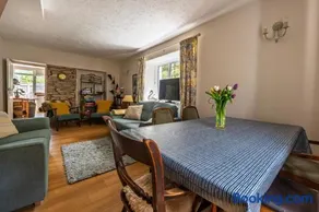 Charming Dog Friendly Cottage with Garden - Image 2