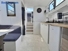 The Blue Boat - Image 4
