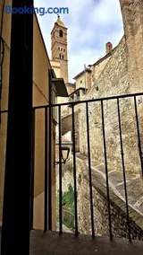 Explore Tarazona from This Central & Peaceful Flat - Image 3