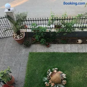Apartment with Garden - Image 1