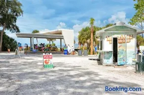Close to Siesta Key, Shopping, Restaurants & More! - Image 2