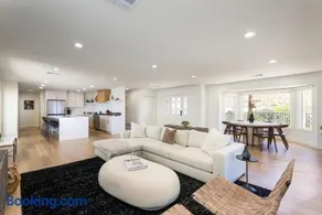 Breezy 3BR - Private Pool, Chefs Kitchen and More - Image 2