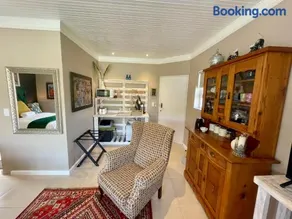 Calm Waters Guesthouse - Image 5