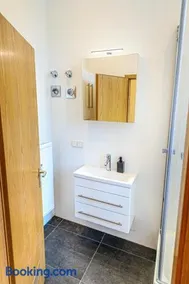 Charming City Apartment with parking spot - Image 4