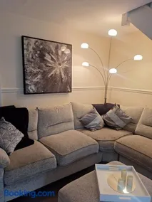 Gorgeous Sandpiper Mews - Image 3