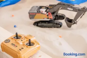 重機ラジコンで遊べる貸切宿 Sand Base Shirasato - Image 1