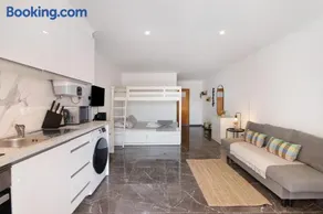 Magnificent Beach Apartment - Image 4