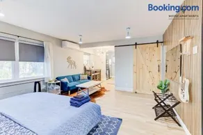 Instaworthy Luxe Loft with View King Bed and FREE Parking - Image 2