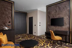 Card Hotel - Image 3