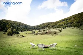 TDI - Modern 2-Bedroom Apartment in nature - Image 1