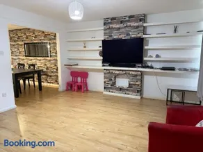 3 bed Detached house near Loughborough Uni - Image 1